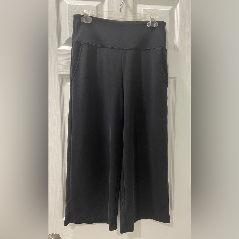 Athleta Seaside Soft Cropped Wide Leg pant, size S, Black - Picture 3 of 4
